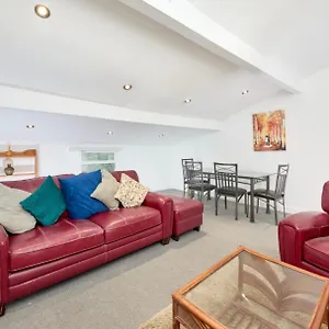Apartment No 8 - Large 2 Bed Near Sefton Park And Lark Lane, Liverpool