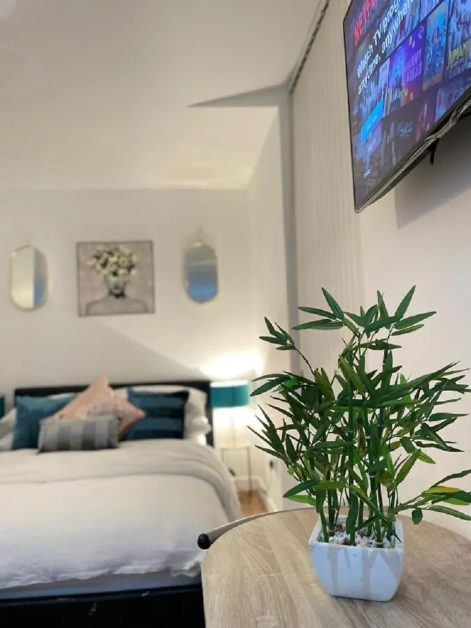 Citynights Studios With Free Parking Liverpool 0*,